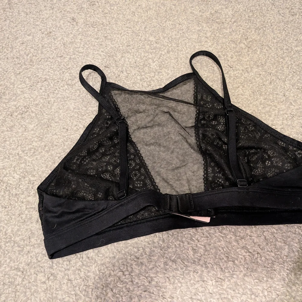 Victoria's Secret Black Lace High-Neck Bralette - Picture 4 of 5